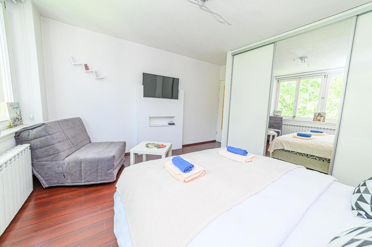 Beautiful Cozy Studio Close To City Center Apartment Sarajevo Luaran gambar